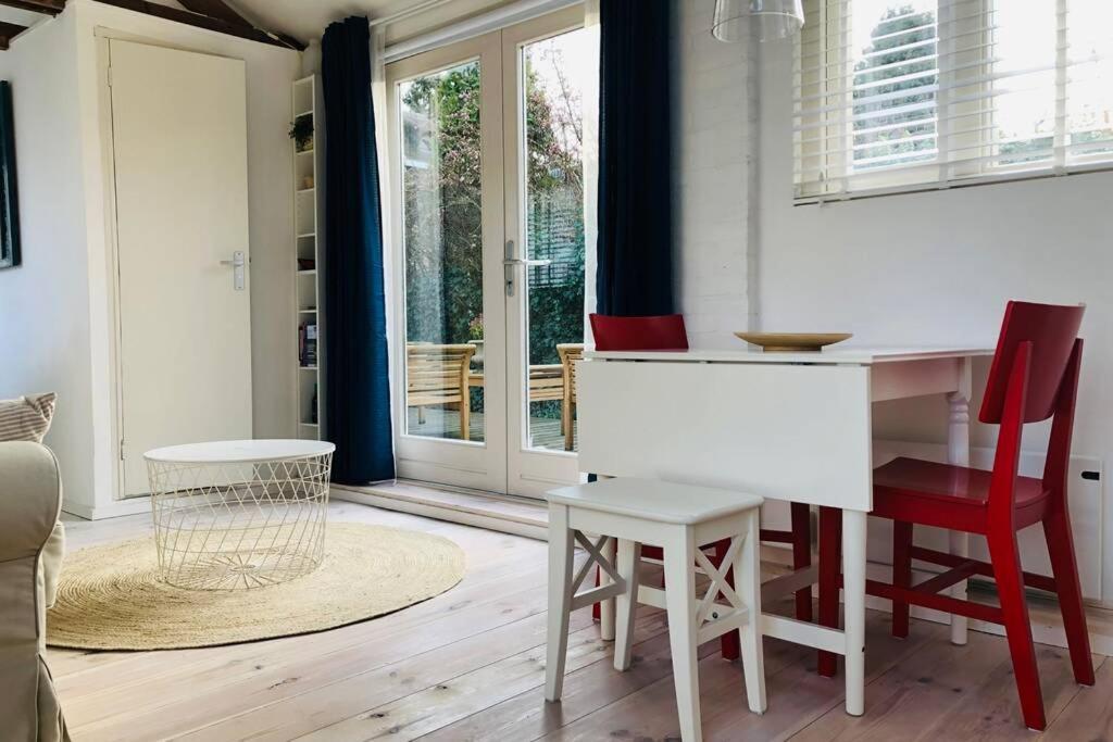 Tiny House In Tuin Van De Statige Villa Mariahof Dordrecht Eksteriør billede