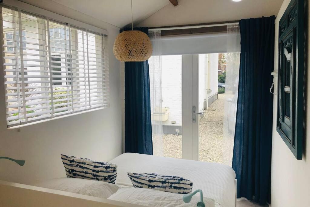 Tiny House In Tuin Van De Statige Villa Mariahof Dordrecht Eksteriør billede
